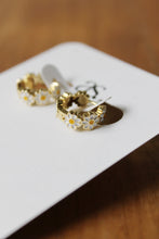 Load image into Gallery viewer, Daisy Hoop Earrings
