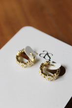 Load image into Gallery viewer, Daisy Hoop Earrings
